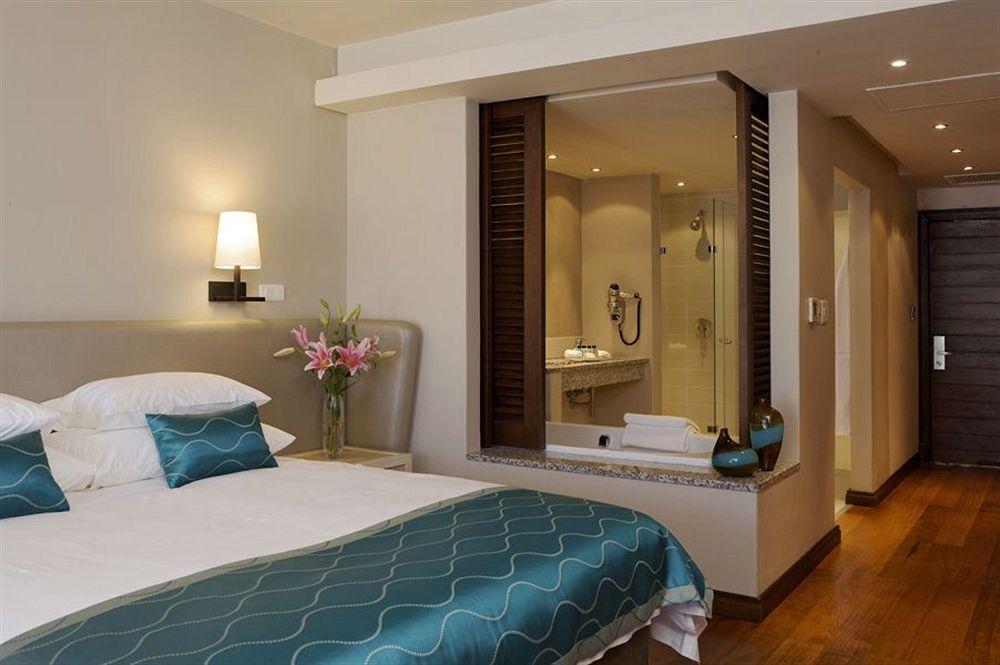 Chapmans Peak Beach Hotel Hout Bay Extérieur photo