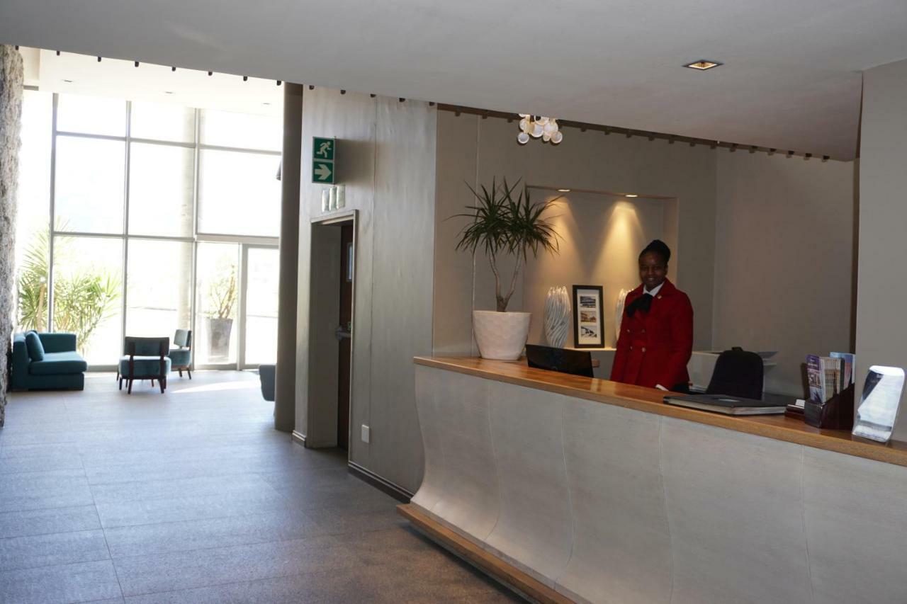 Chapmans Peak Beach Hotel Hout Bay Extérieur photo